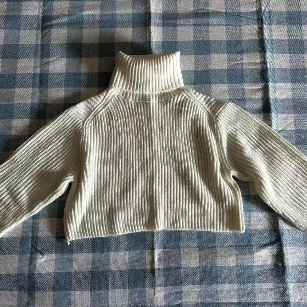 ARDENE White Turtleneck Cropped Sweater Size XS-S